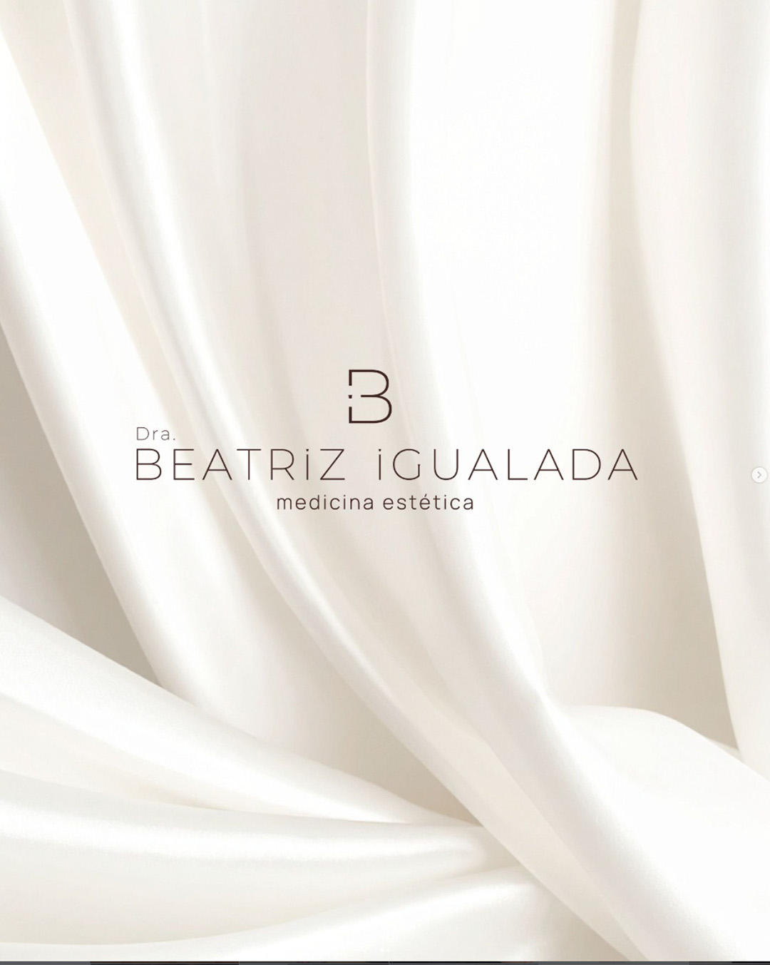 Post que muestra la identidad visual o branding de la doctora Beatriz, médico estético